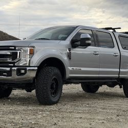 2021 Leer 100XR Camper She’ll