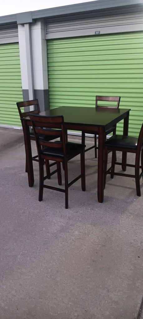 Dining Table 🍽