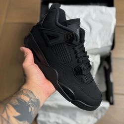 Jordan 4’s black cats