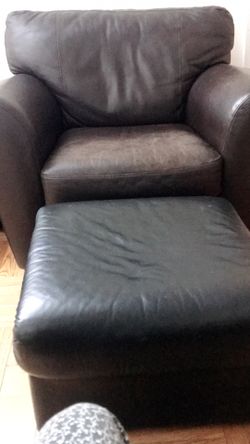 Leather chair with ottoman