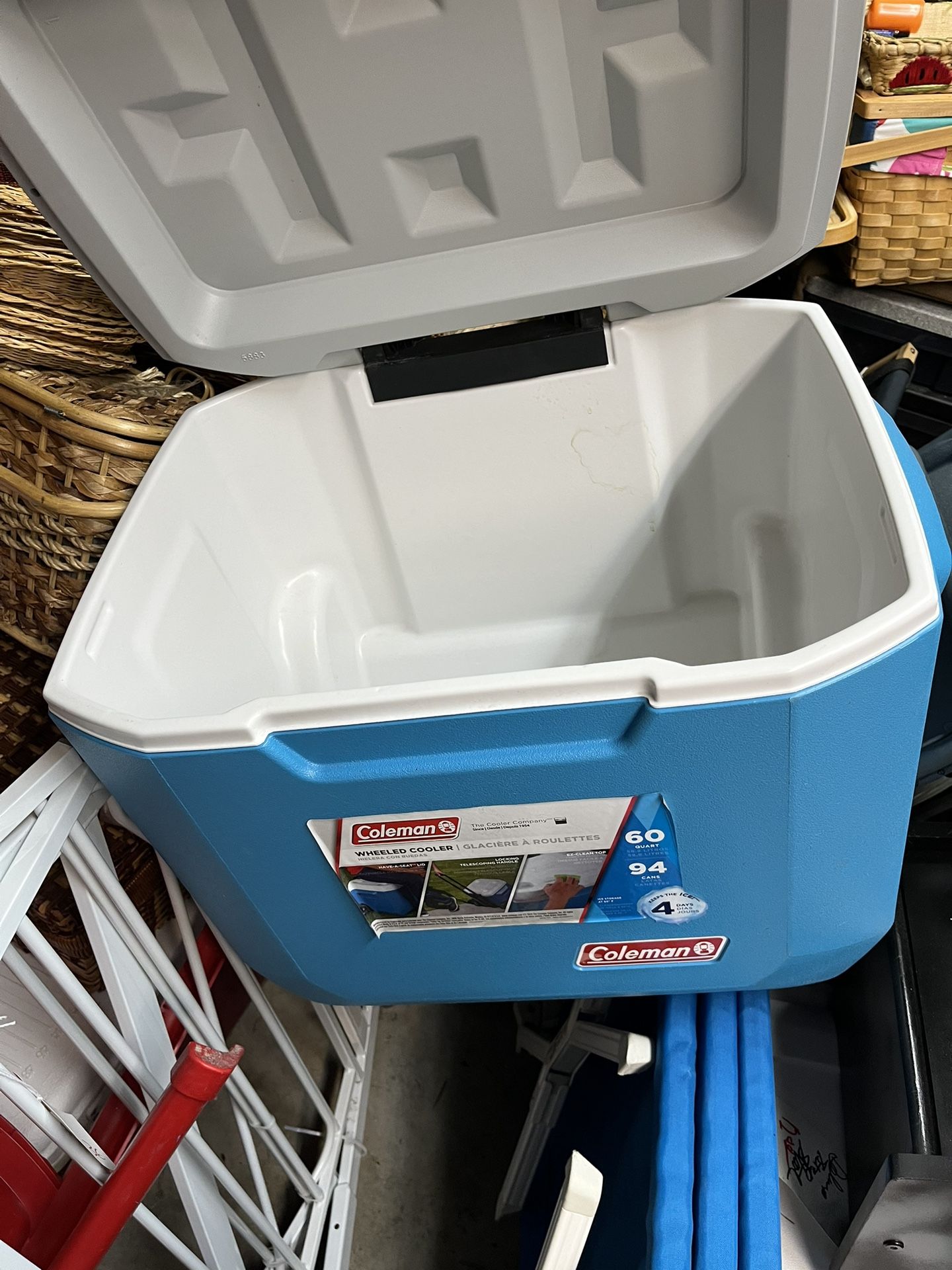 Cooler. Deluxe. (Lt Blue)wheels. $42