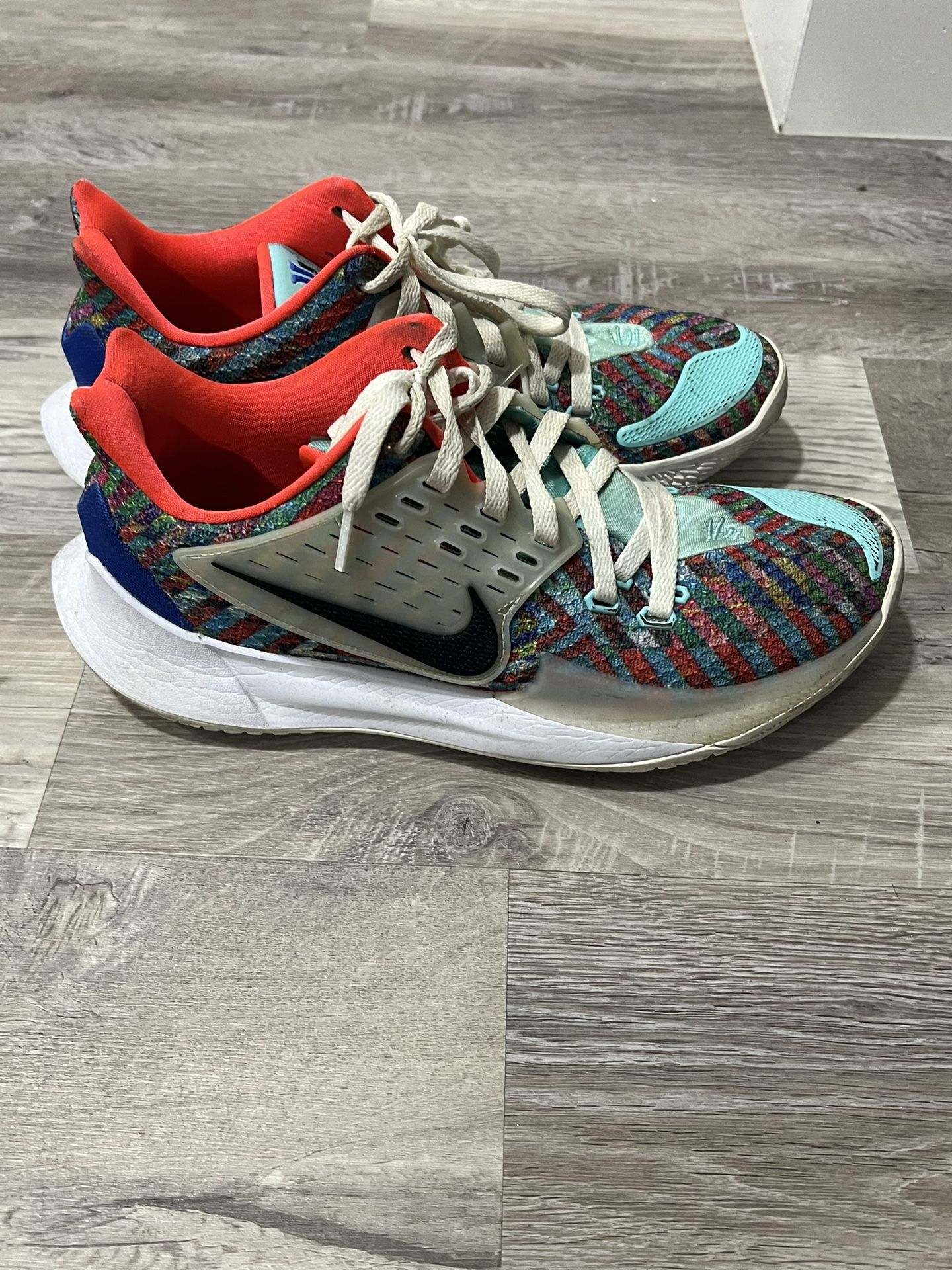 Nike Kyrie 2 low “multicolor” Kyrie 2  main image 3
