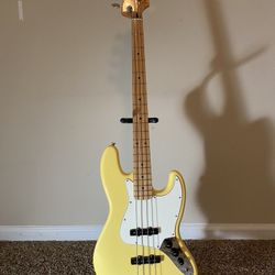 Fender Player Jazz Bass with Maple Fretboard 