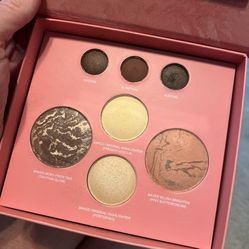 MulitiFunctional Makeup Pallet 