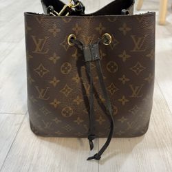 Louis Vuitton Néonoé MM 