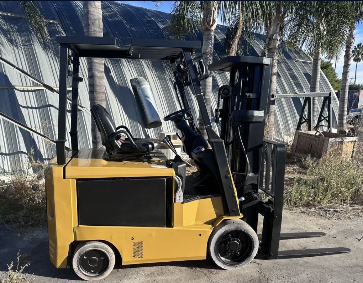 CAT Forklift