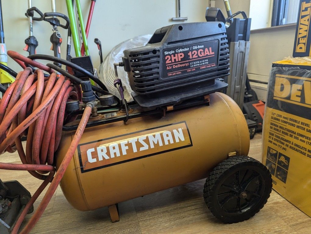Craftsman Single Cylinder 2 HP 12 Gallon Air Compressor