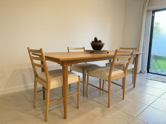 Dining Table Set - Like New 