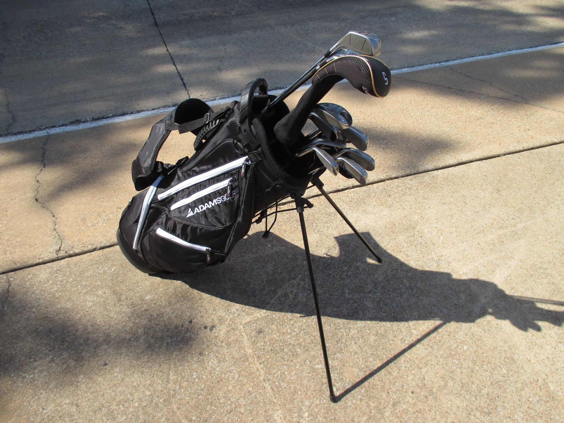 AdamsGolf Golf Club Set With Bag