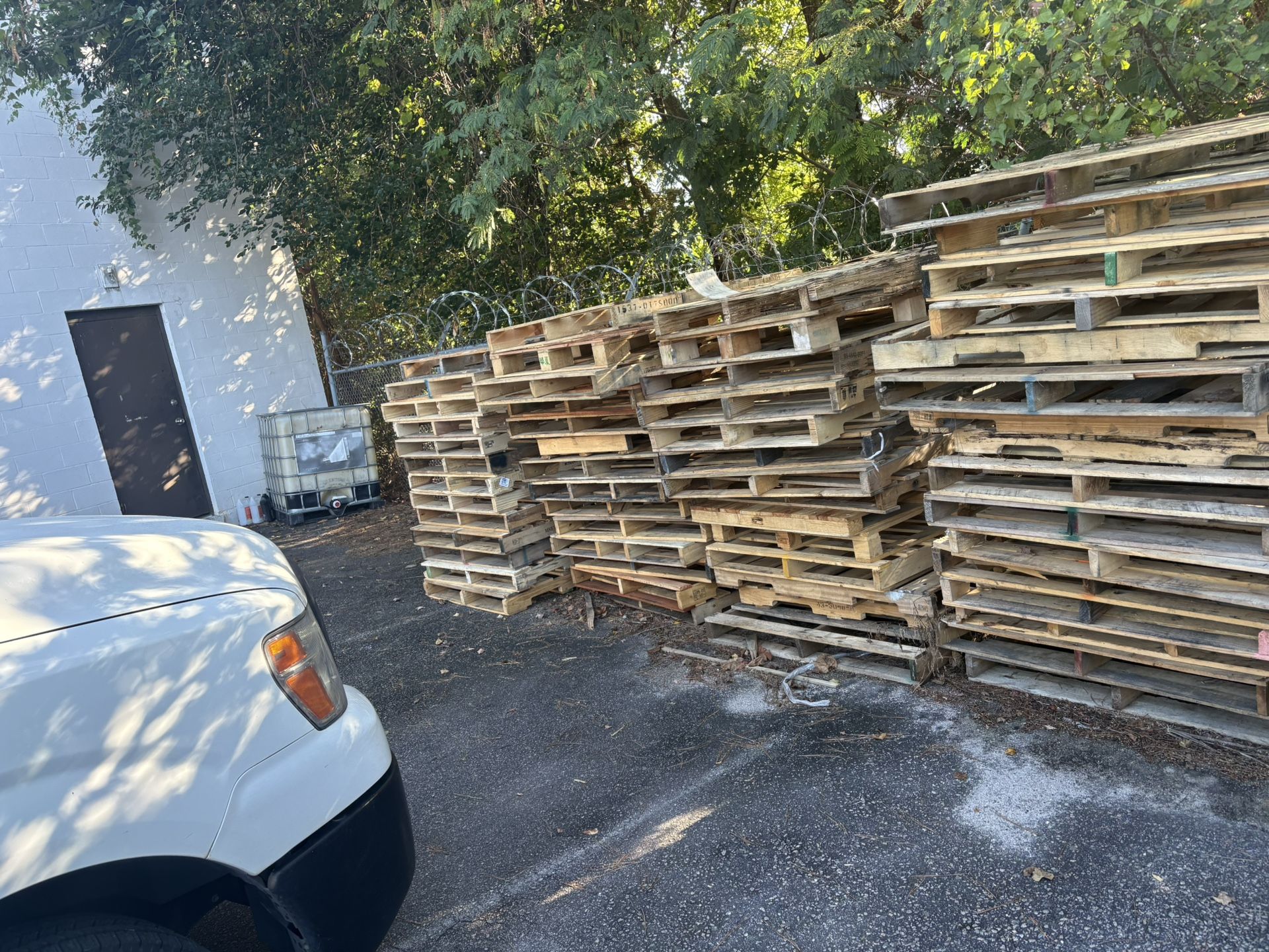 FREE PALLETS FIRST COME FIRST SERVE