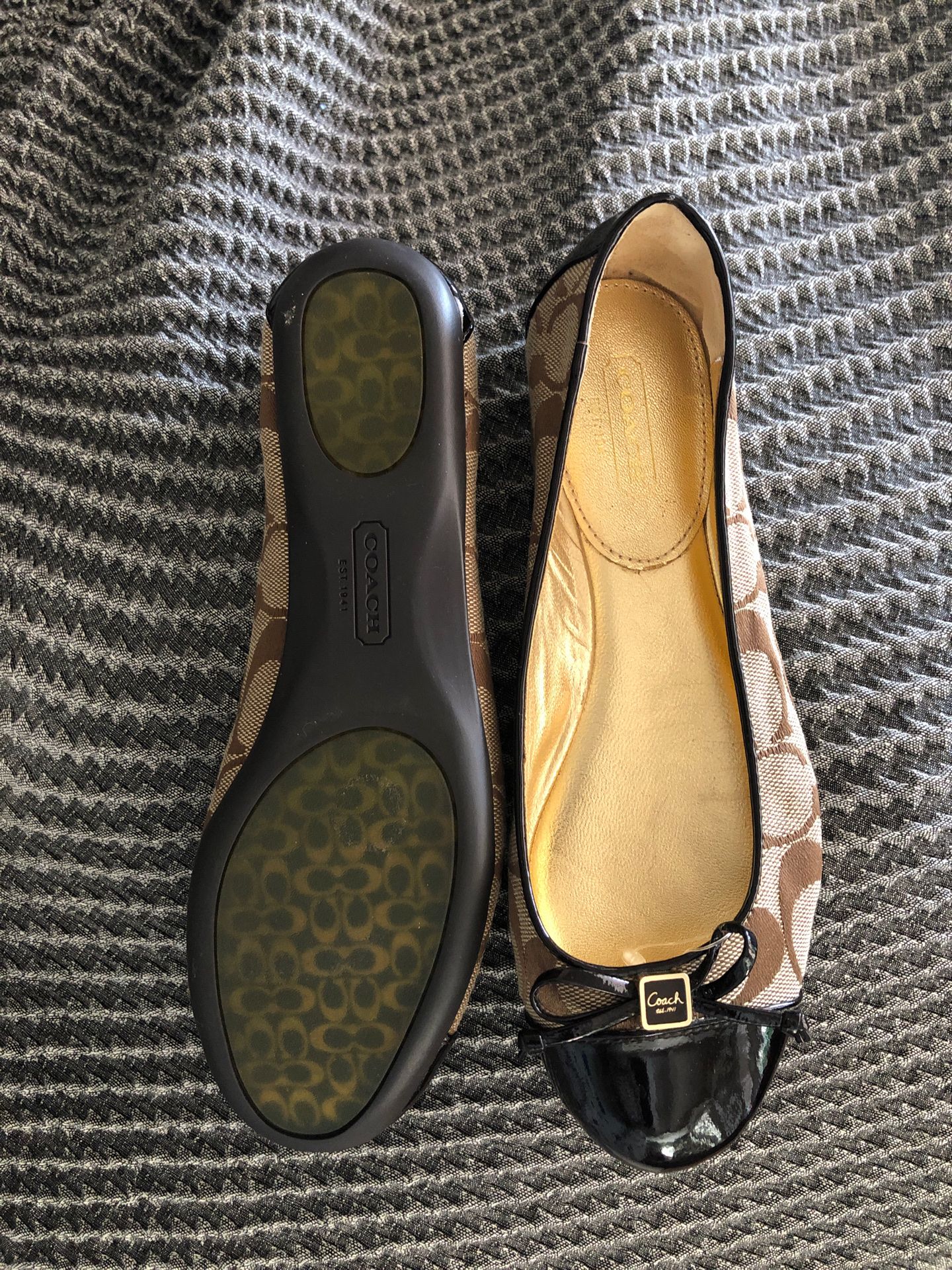 Coach new flats monogram size 5