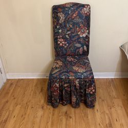 Decorative Cushioned Chair 
