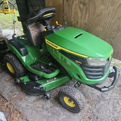 LIKE NEW JOHN DEERE S140 48 INCH RIDER