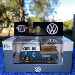 M2 Machines 1961 VW Double Cab Truck USA Model Chase