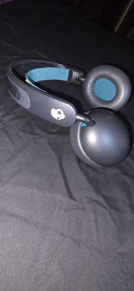 
Skullcandy Grom Over-Ear
Wireless Headphones 