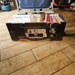 CRICUT MAKER BUNDLE PACKAGE 