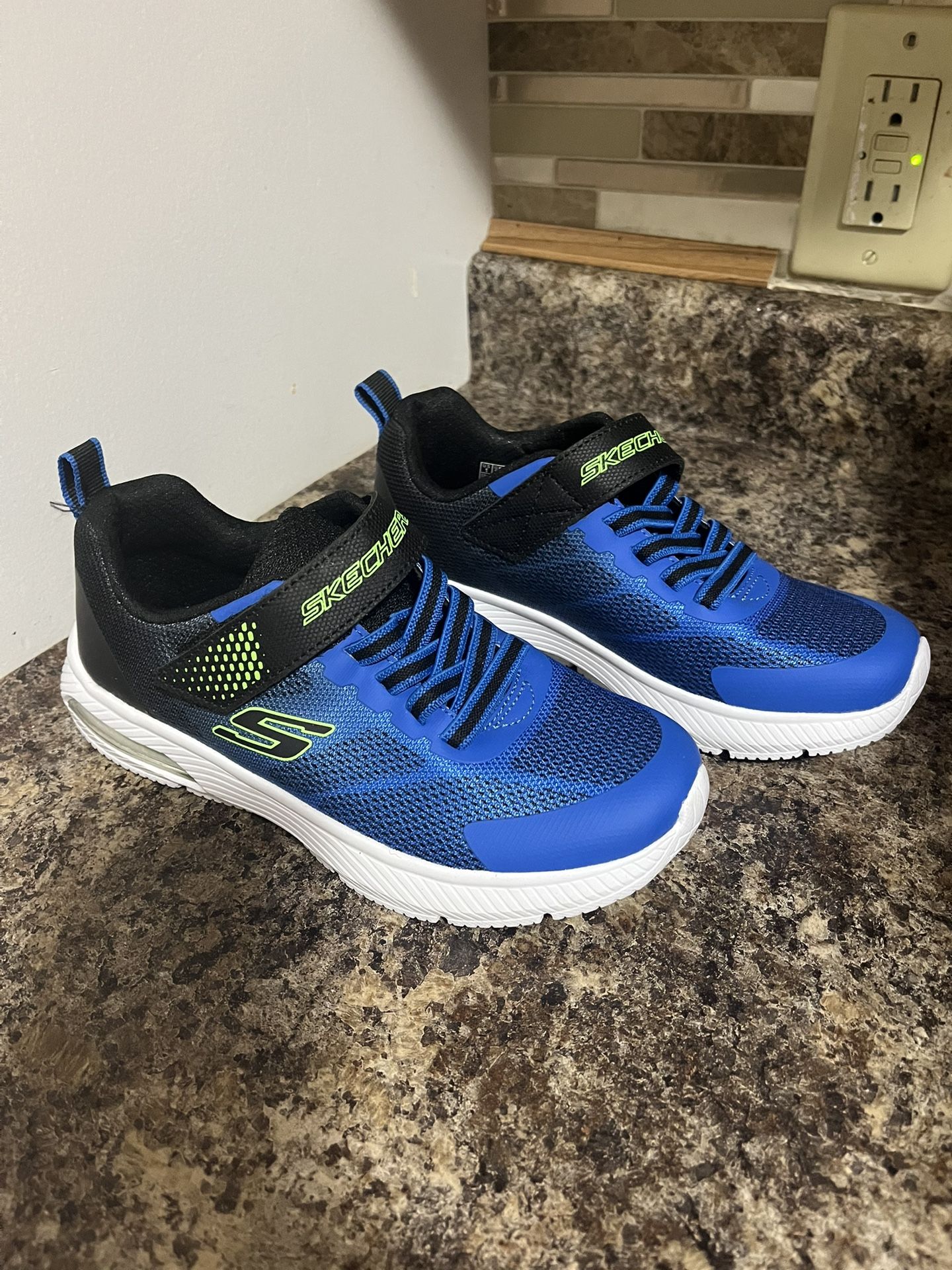 Size 1 Boy Sketchers Tennis Shoes