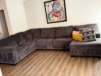 Large Gray Sectional Sofa with Chaise – Excellent Condition