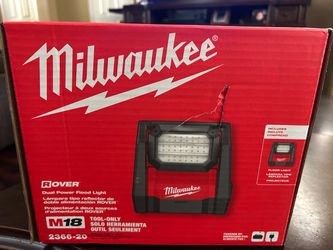 Milwaukee M18 Dual Power Flood Light