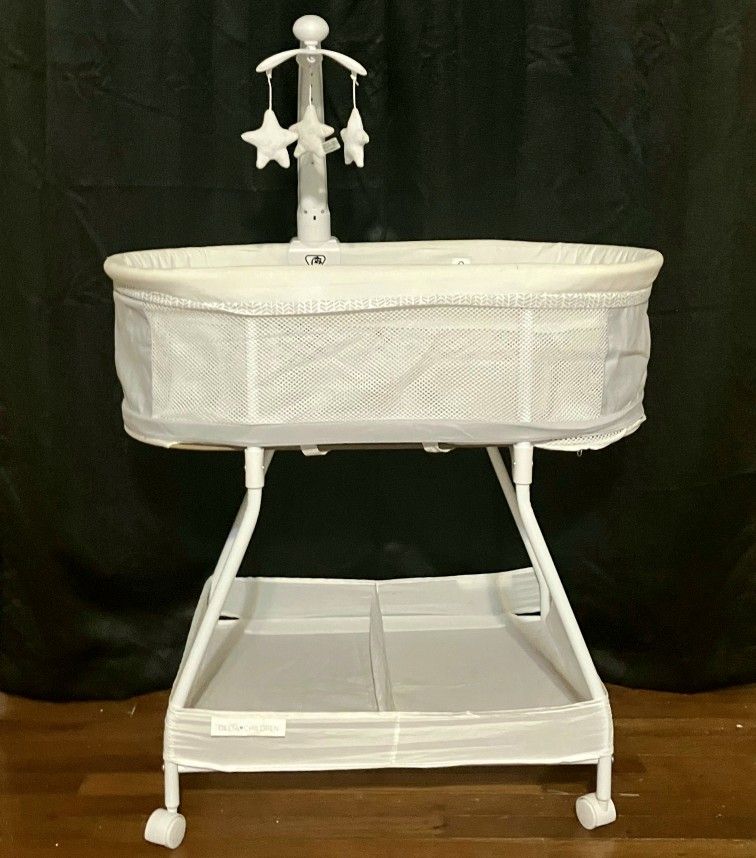 Delta Children Bassinet