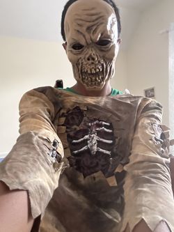 Halloween Costume Zombie