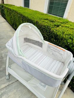 Graco Dream Suite 2 in 1 (Bassinet/ Changing Table)