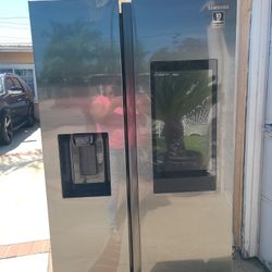 Refrigerator 