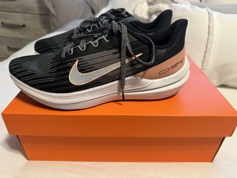 Women’s Nike Size 9.5