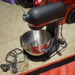 KitchenAid Heavy Duty Plus Lift Stand Mixer Matte Black 5qt 10 Speed ( not working)