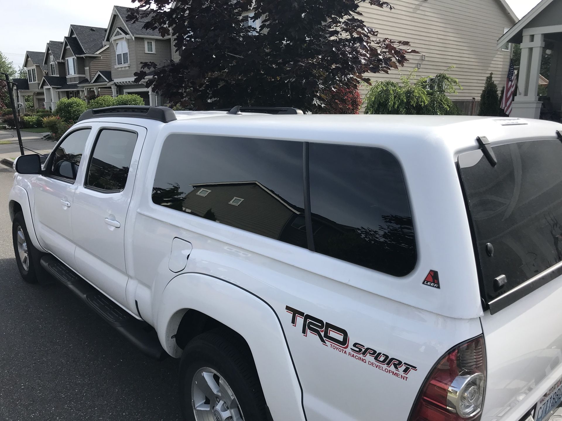 Tacoma LB Leer 100XL camper shell