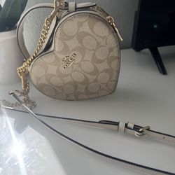 Coach Heart Crossbody Bag Signature Canvas