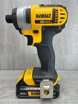 DeWalt DCF885 20V Max 1/4" Cordless Impact Driver Kit (A1D035308)