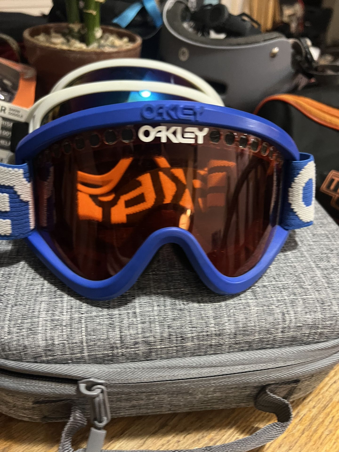Snowboarding Goggles Lot