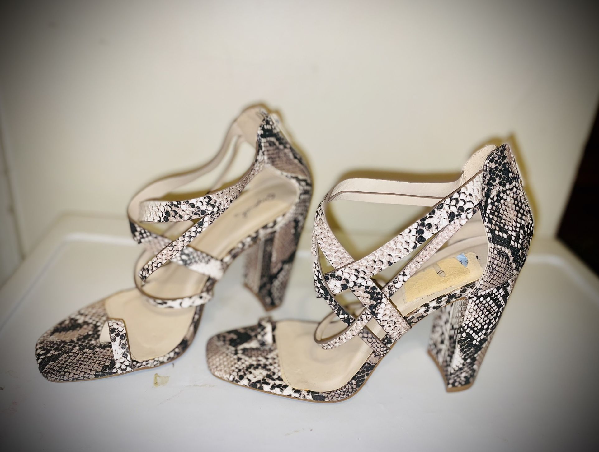Cupid Snakeskin Heels Size 8 NEW