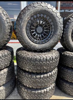 🌀🔱 Vendo Rines nuevos para Toyota Tacoma y Chevy Silverado con llantas semi nuevas