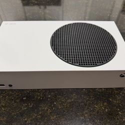 Xbox S with Elite series 2 controller