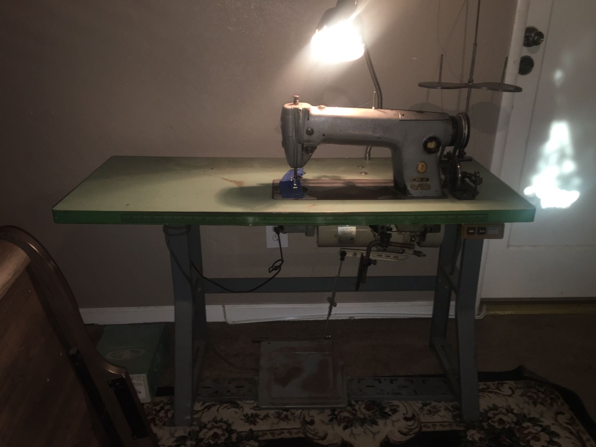 Singer 25112 Industrial Sewing Machine for Sale in Fresno, CA OfferUp