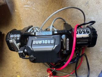 BADLAND 9500lbs..ZXR.. great condition $280