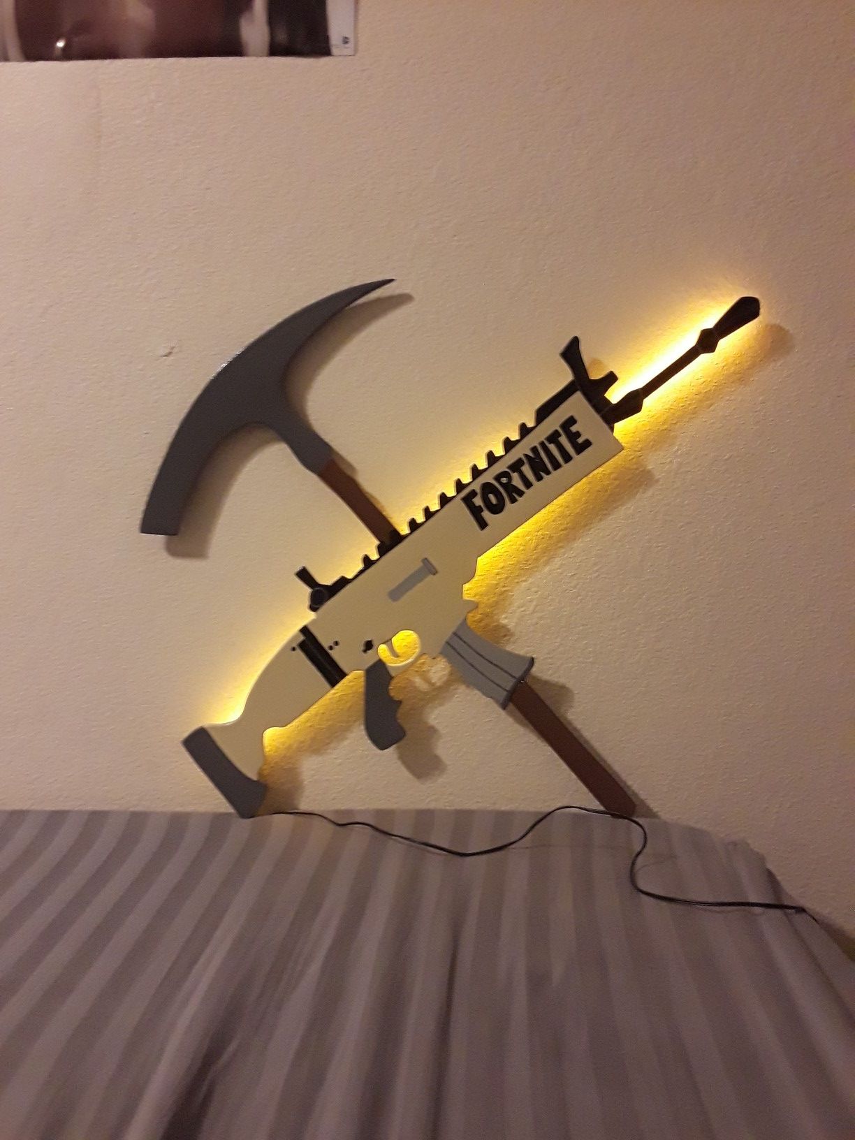 Fortnite scar and pickaxe