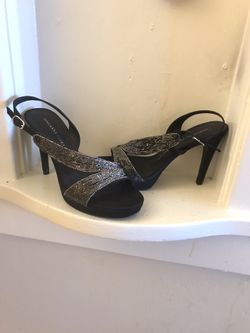 Cute black and silver medium heel shoe, size 6