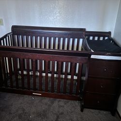 Baby Crib With Changing Table 