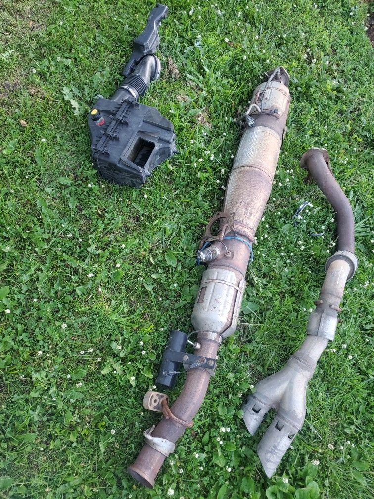 Stock 2016 Ford F-250 6.7L Exaust And Air Box