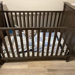 Rustic grey Crib And Pottery Barn Changing Table