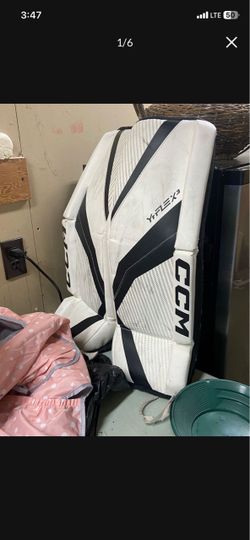 LOW PRICE MOVING- CCM GOALIE PADS