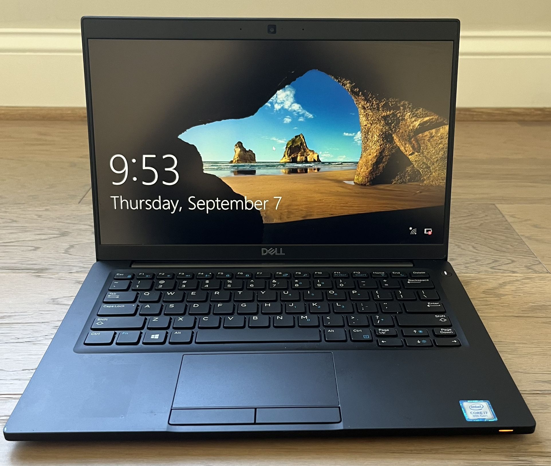 Dell Latitude 7390, Intel i7, 16 GB Memory, 256 GB SSD, Touch screen