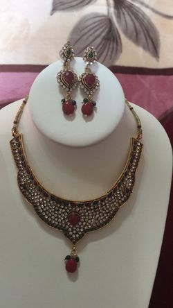Gold plated Kundan hand made necklace set brand new