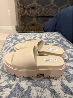 Women's shoes