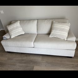New Living Spaces Tallulah Birch 87” Sofa