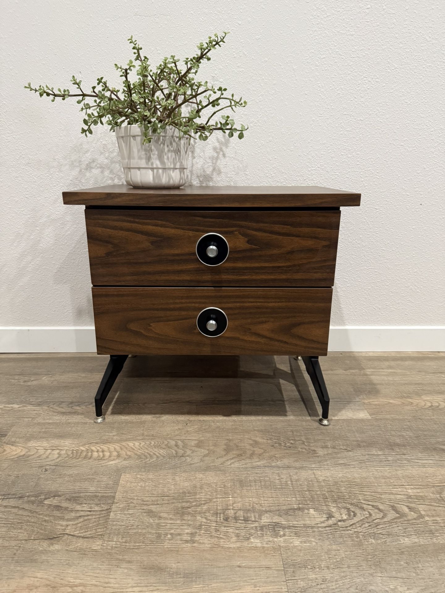 STELLAR nightstand - 2 drawers - 1970’s - original hardware - delivery available