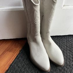 Haywood Boots Size 7.5